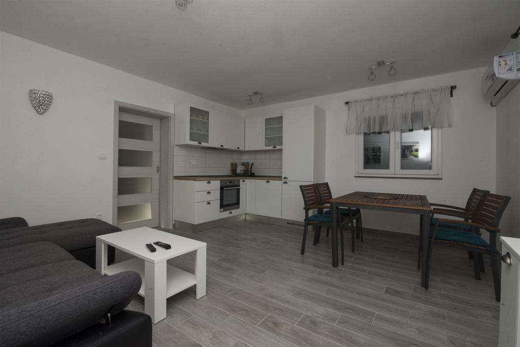 Apartment Jure Slatine Exterior photo